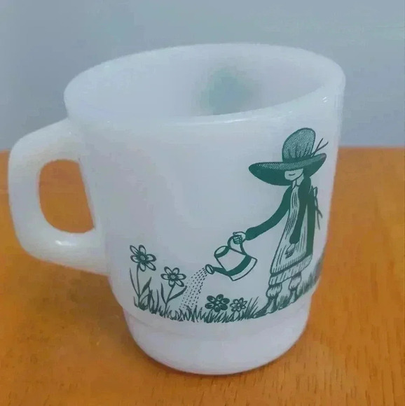 Vintage Termocrisa Green Holly Hobbie watering flowers  Coffee Milk Glass Mug - Picture 6 of 7